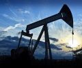 Speculators raise U.S. crude oil net longs-CFTC